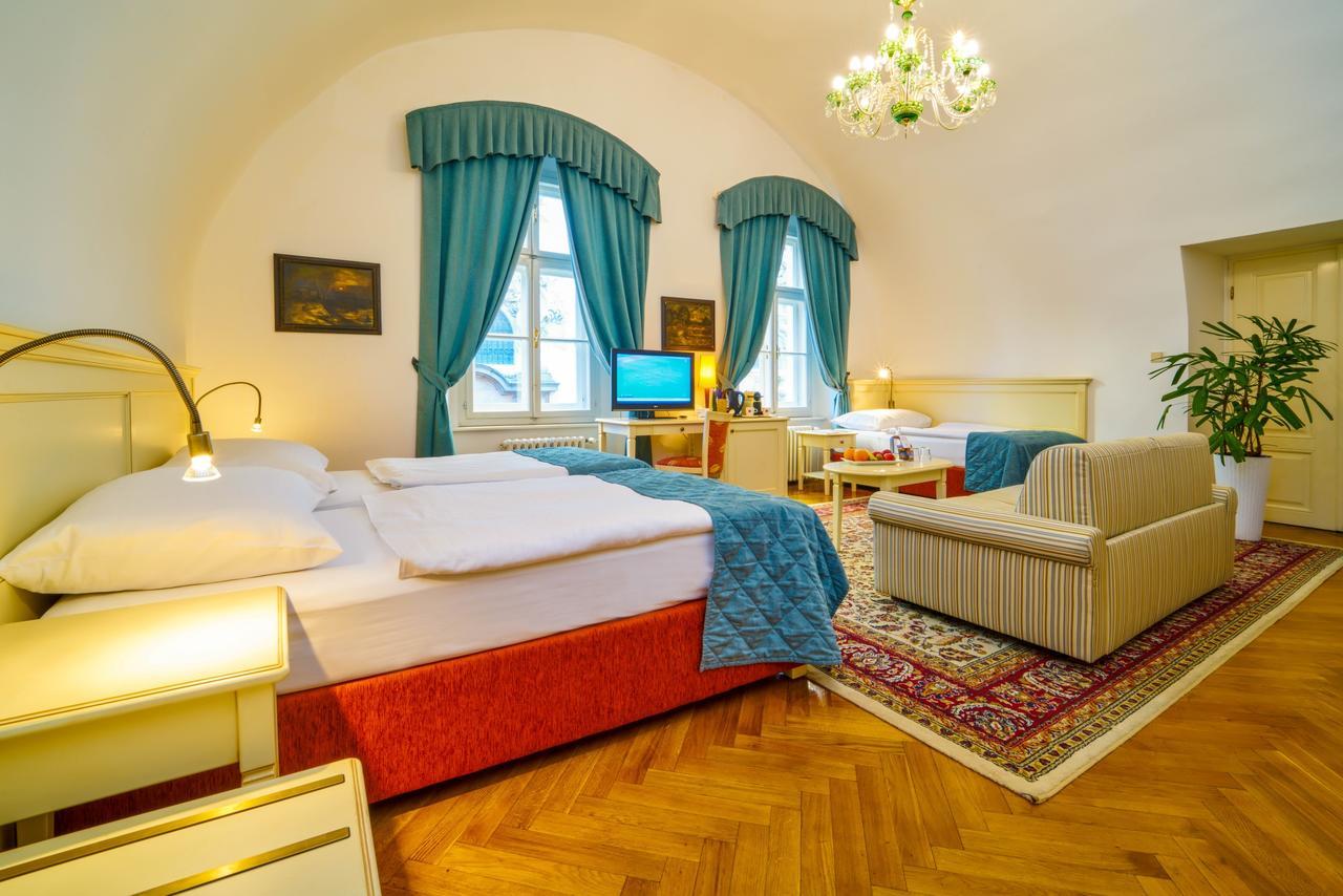 פראג Josephine Old Town Square Hotel - Czech Leading Hotels מראה חיצוני תמונה